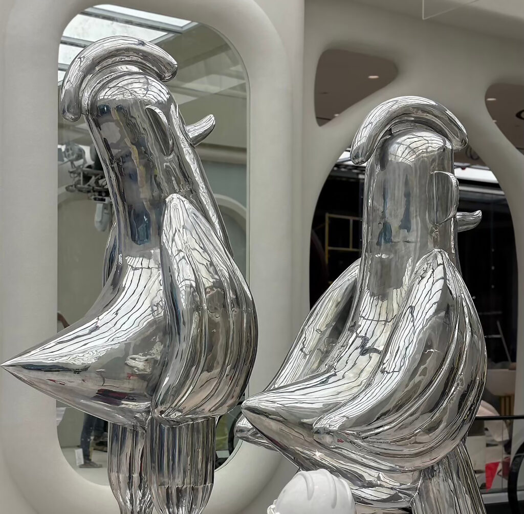 Here&Now | One Bangkok Sculpture Fabrication Thailand Sculpture Object Nine รับทำงานประติมากรรม รับผลิตงานประติมากรรม รับออกแบบงานประติมากรรม สถานที่ยอดฮิตสำหรับถ่ายภาพผลงานประติมากรรมของ OBJECT NINE