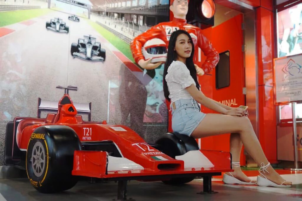 Sculpture Fabrication Thailand Sculpture Object Nine รับทำงานประติมากรรม รับผลิตงานประติมากรรม รับออกแบบงานประติมากรรม สถานที่ยอดฮิตสำหรับถ่ายภาพผลงานประติมากรรมของ OBJECT NINE